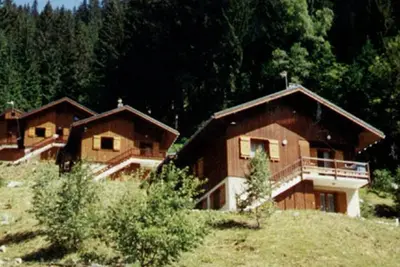 Image de T3 cosy avec cheminée, pour 4-5 pers. , skis aux pieds, terrasse sud/ouest, calme à Arêches-Beaufort
