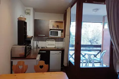 Image de Studio cosy avec parking couvert, balcon et vue montagne
