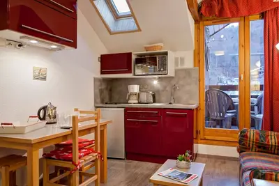Image de Appartement cosy 2 pièces avec balcon et parking, au centre de Brides-les-Bains, proche télécabine.