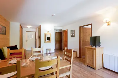 Image de Spacieux Appartement avec Balcon pour 8 Personnes à Brides-les-Bains