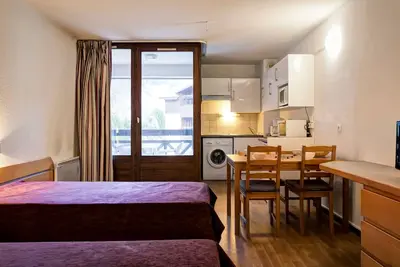 Image de Charmant studio avec balcon, WiFi et parking - 4 couchages - Brides-les-Bains