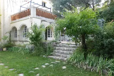 Image de Studio équipé dans propriété arborée
