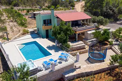 Image de Superbe maison Ă Cara avec jacuzzi