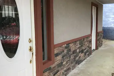 Image de Petit appartement d'efficacité dans la communauté de lac calme