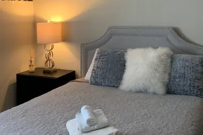 Image de Chambre dans maison moderne à côté de Santana Row