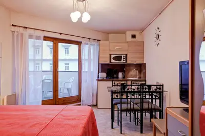 Image de Studio rénové 2* avec balcon, centre-ville & à 200m des remontées mécaniques – 4 pers, Brides-les-Bains