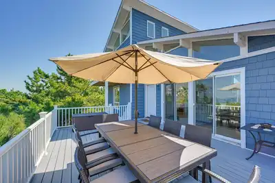 Image de Nouveau! Westhampton Beach Accueil w / Deck + Ocean Views!