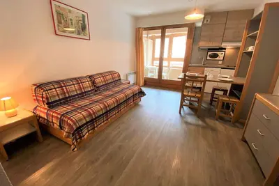 Image de Studio 4 Couchages avec Balcon en Centre-Ville, Proche Remontées et Thermes – Brides-les-Bains