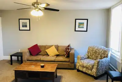 Spacieux Charles Village Unit