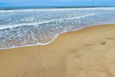 Image de Oceanfront 2 Br. Piscine, vue imprenable St 102