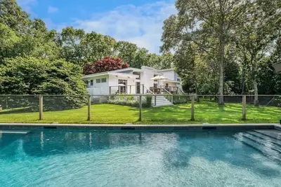 Image de Nouvelle inscription: ranch moderne, piscine chauffée, accès à pied aux plages et restaurants