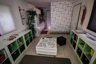 Image de Beau bungalow calme dans le pays cente