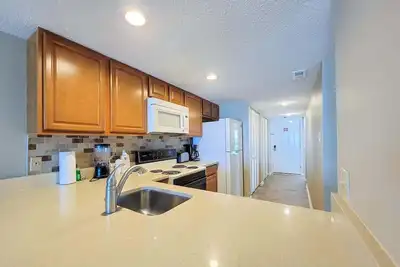Image de 3 Br Oceanfront Resort, piscine, 81e rue St 205