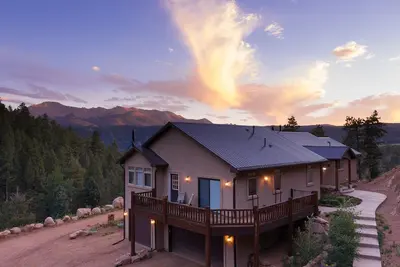 Image de Belle escapade de montagne avec une vue incroyable sur Pikes Peak