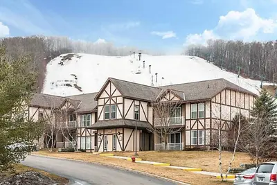 Image de Boyne Mt-Christmas Week * 12 / 22-27 * -2 Lit / 2 Bains * Grand Ski! (