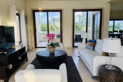 Image de Belle villa de cinq chambres dans le développement prestigieux fermé
