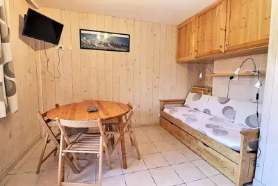 Image de Joli Studio Divisible, Functional, Skis To Pieds!