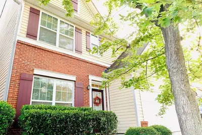 Image de Sunny & Modern 4br House w \/ Home Gym & Parking in Duluth -3 Min to I-85