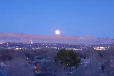 Image de Vue fantastique et proche du centre-ville et du monument du Colorado