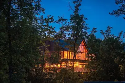 Image de Nouveau! Cabine Tout Suite 5 Ch, Grande Cuisine, Inclinaison De THÉÂTRE, 2 Acres, Manches