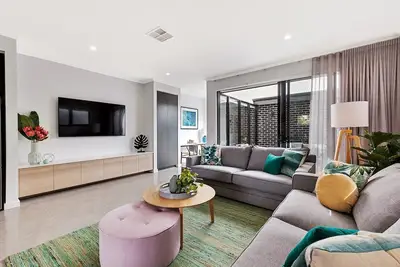 Image de Élégamment meublé et décoré 3br maison vante luxe