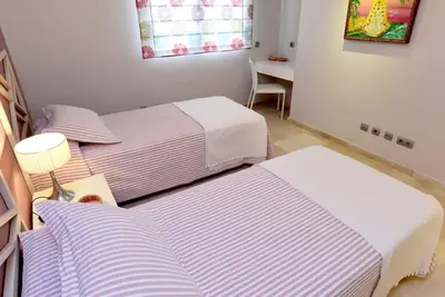 Image de Appartement avec WiFi gratuit, Ac et accès direct à la plage