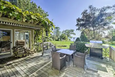 Image de Nouveau! Algoma Lake Home w \/ Bbq, Fire Pit, Pvt Beach!
