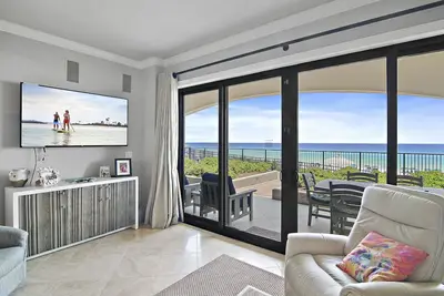 Image de Villa Coyaba 102- 4 chambres + lits superposés, grand étage, service Bch - Mise à jour complète en septembre!