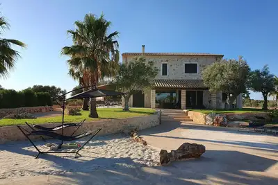 Finca méditerranéenne Can 66 Palmeras avec vue panoramique dans un endroit calme à Santanyi