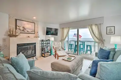 Image de Nouveau! Kure Beach Condo w / Pvt Balcon et accès à la piscine!