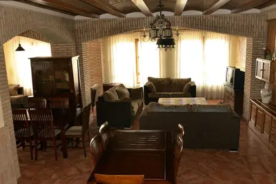 Image de Vue Rurale De La Maison Sur La RIVIÈRE