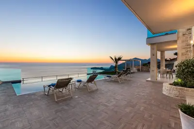 Image de Villa Levanda, vue imprenable sur la mer et le coucher du soleil, très proche de la plage