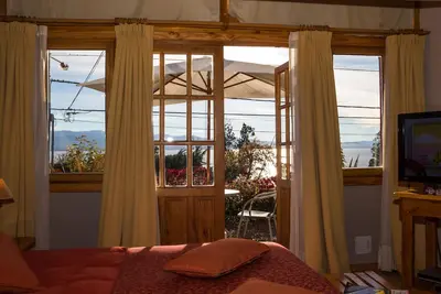 Image de Monoambiente Avec Vue Sur Le Lac Et Les Montagnes
