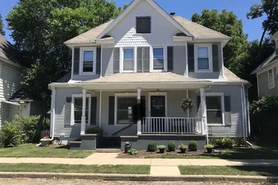 Image de Spacieux, maison historique à South Bend. À distance de marche de Notre Dame!