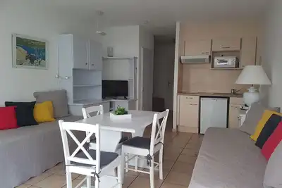 Image de Studio climatisé 2/3 pers proche plage et commerces, balcon, Wi-Fi, parking dispo
