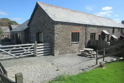 Image de Cottage de caractère du 19ème siècle avec 3 chambres et vue sur le golf