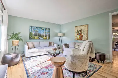 Image de Nouveau! East End Louisville Home sur Quiet Street!