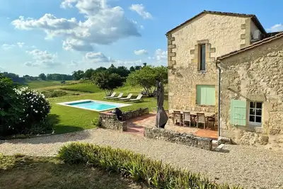 Image de Demeure Des Vignes - Une belle maison en pierre, vue imprenable près de St Émilion