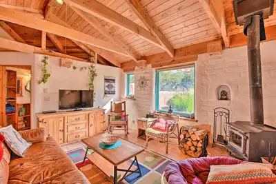 Image de Nouveau! Eclectic Adobe Crestone Cottage w \/ Patio + Yard!