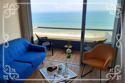 Image de 5 * Suite privée avec vue sur la mer près de l'aéroport \/ Miraflores