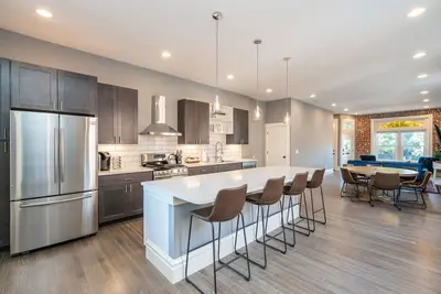 Image de Belle maison de 3 chambres sur Chouteau dans The Grove | Jz vacances idéale