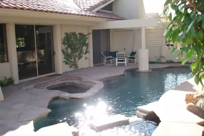 Condo de luxe dans une communauté fermée gardée de Rancho Mirage Country Club