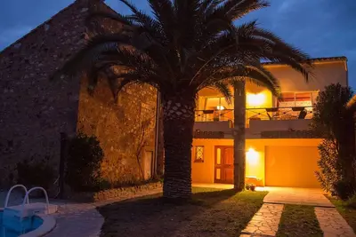 Image de Villa à Saint-André avec piscine privée