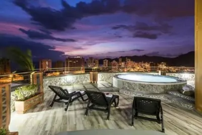 Appartement Proche De La Plage, Avec Une Belle Vue Sur La Sierra Et La Mer, Grand.