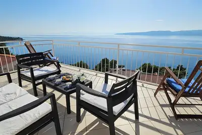 Image de Villa spacieuse pour 17 + 3, à seulement 150m de la meilleure plage