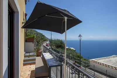 Image de Golden Vaults first Floor Praiano, very comfortable to reach. Few stairs