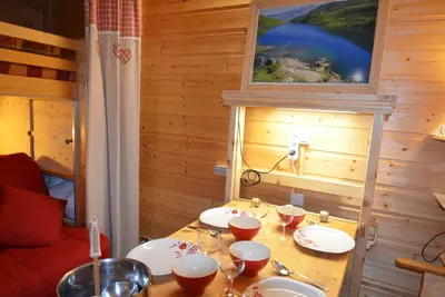 Image de Studio chalet cosy aux Menuires - 2 pers, skis aux pieds, vue montagne, cuisine équipée