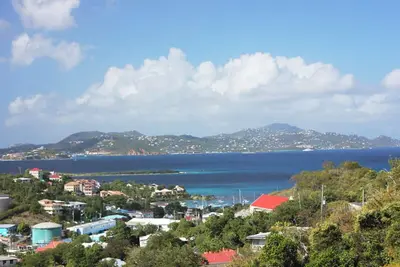 Image de Cruz Views- Serenita (Cruz Bay) - Profitez de votre terrasse privée avec des vues à couper le souffle!