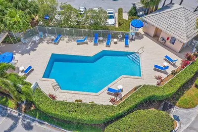 Image de Moderne Resort Maison Avec Privé Back Yard