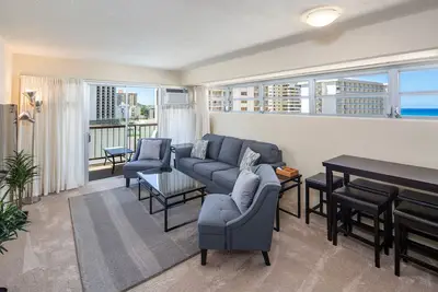 Image de Vues sur l'océan de Lanais - 2 pâtés de maisons de Waikiki Beach - Parking gratuit